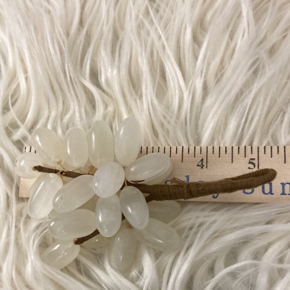 Vintage Set Of 3 Small Stone Carnelian  Marble Jade Grape Clusters Vine MCM - Picture 9 of 9